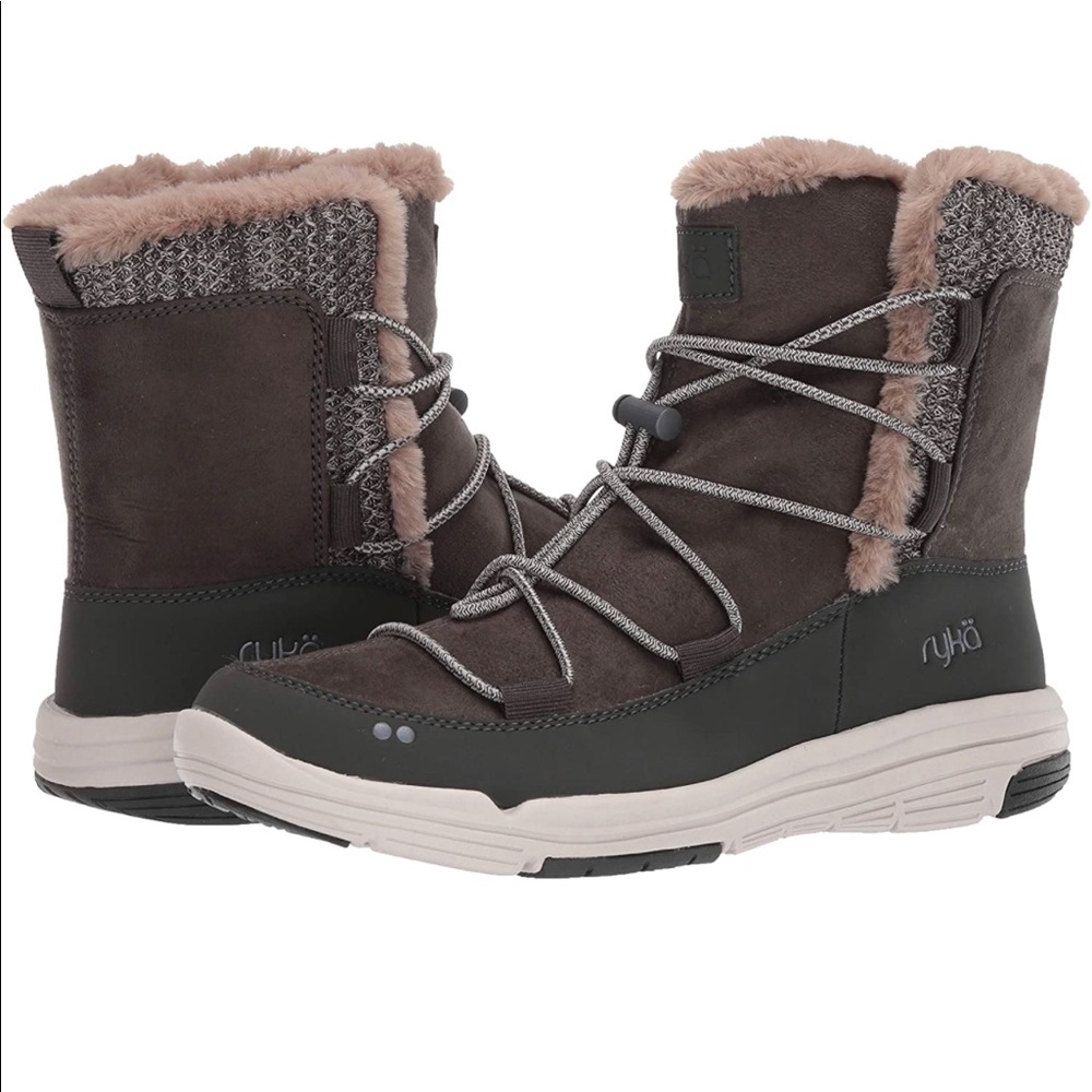 Ryka Aubonne Ankle Boot - Green, size 7